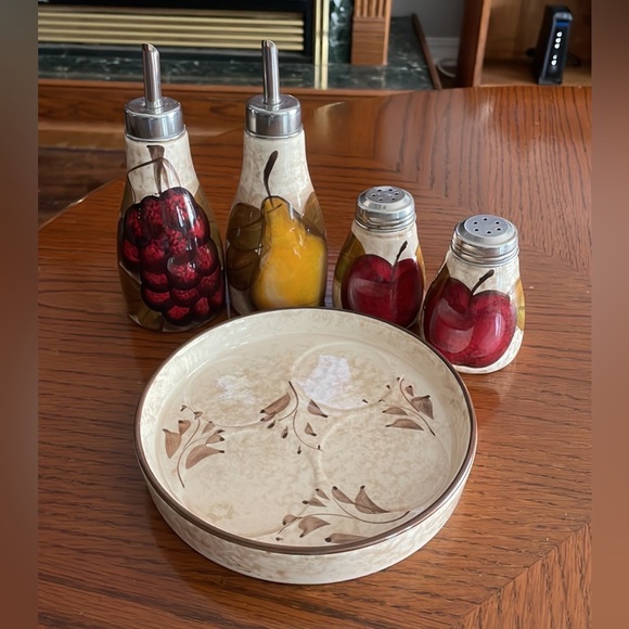 Oil & Vinegar/ Salt & Pepper Table Set - Picture 3 of 5